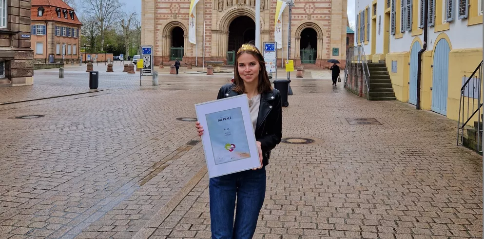 Die Pfälzische Weinkönigin Lea Baßler wird die Urkunden überreichen; Bildquelle Pfalzwein e.V.